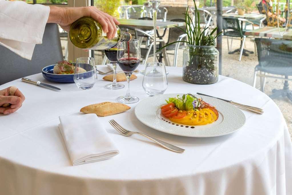 Saint-Hilaire-du-Harcouët Brit Hotel Le Cygne מסעדה תמונה