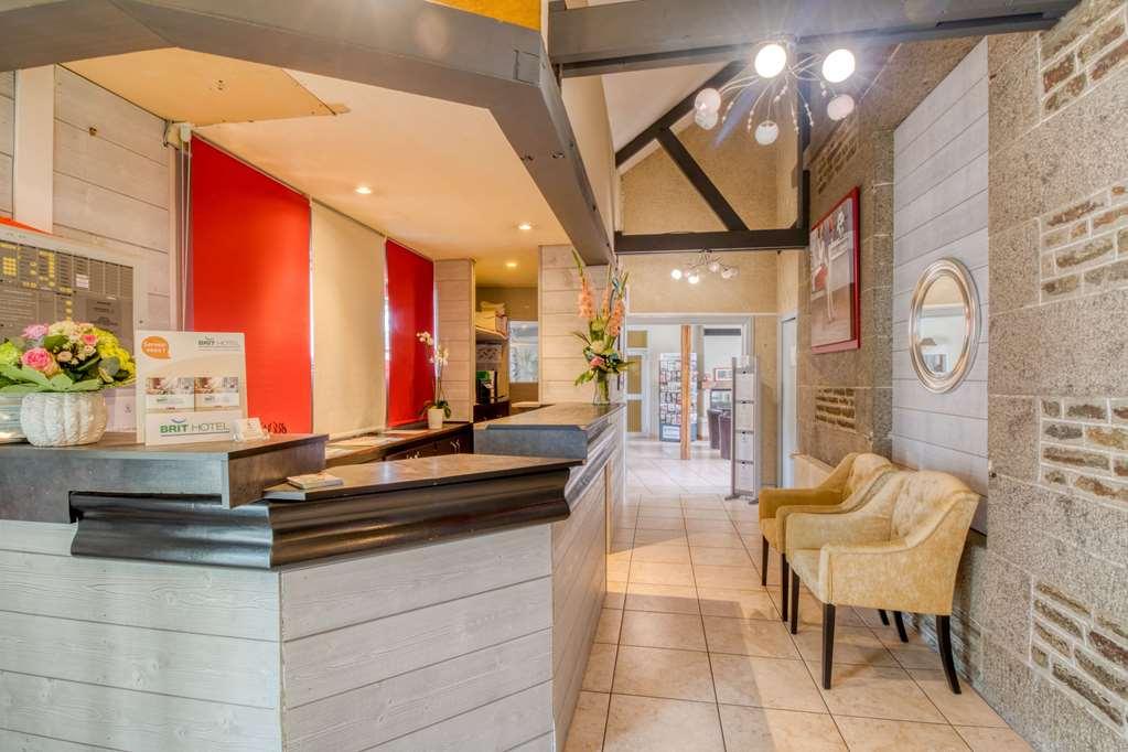 Saint-Hilaire-du-Harcouët Brit Hotel Le Cygne מראה פנימי תמונה
