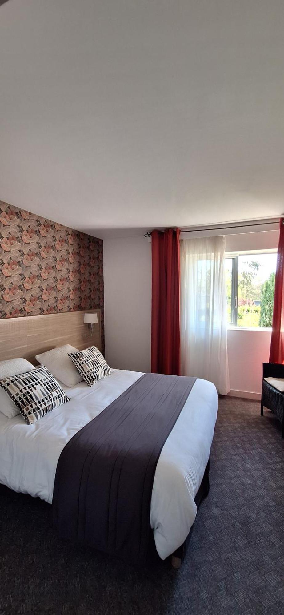 Saint-Hilaire-du-Harcouët Brit Hotel Le Cygne מראה חיצוני תמונה