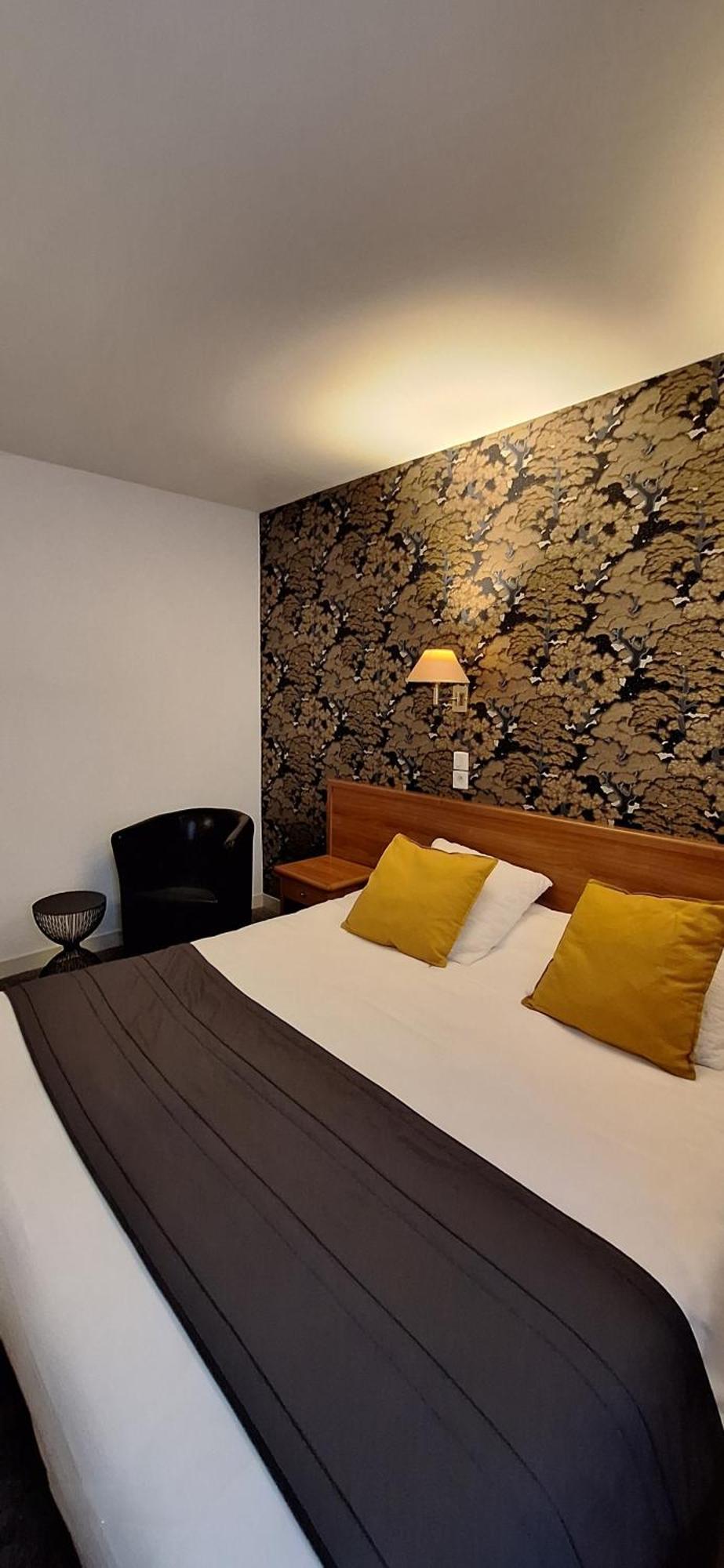 Saint-Hilaire-du-Harcouët Brit Hotel Le Cygne מראה חיצוני תמונה