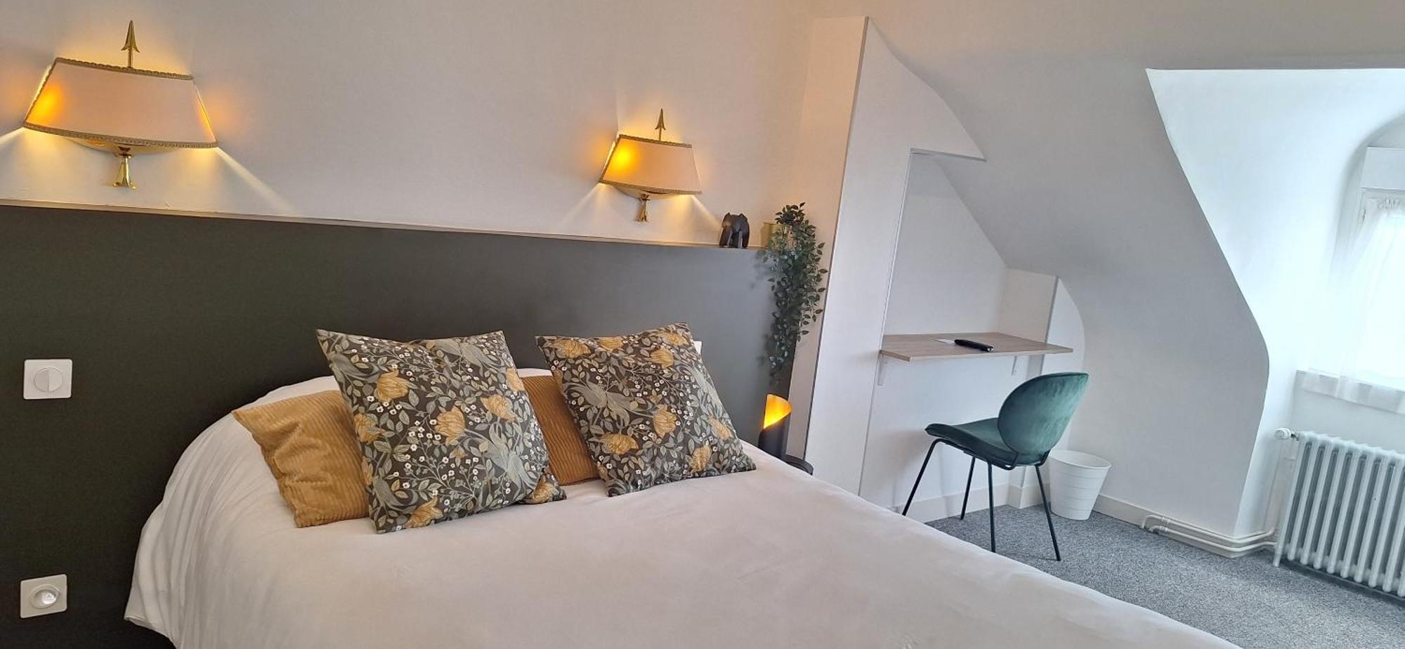 Saint-Hilaire-du-Harcouët Brit Hotel Le Cygne מראה חיצוני תמונה
