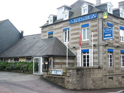 Saint-Hilaire-du-Harcouët Brit Hotel Le Cygne מראה חיצוני תמונה