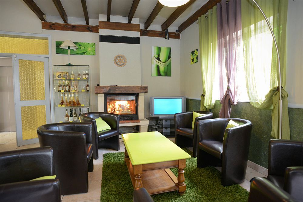 Saint-Hilaire-du-Harcouët Brit Hotel Le Cygne מראה חיצוני תמונה