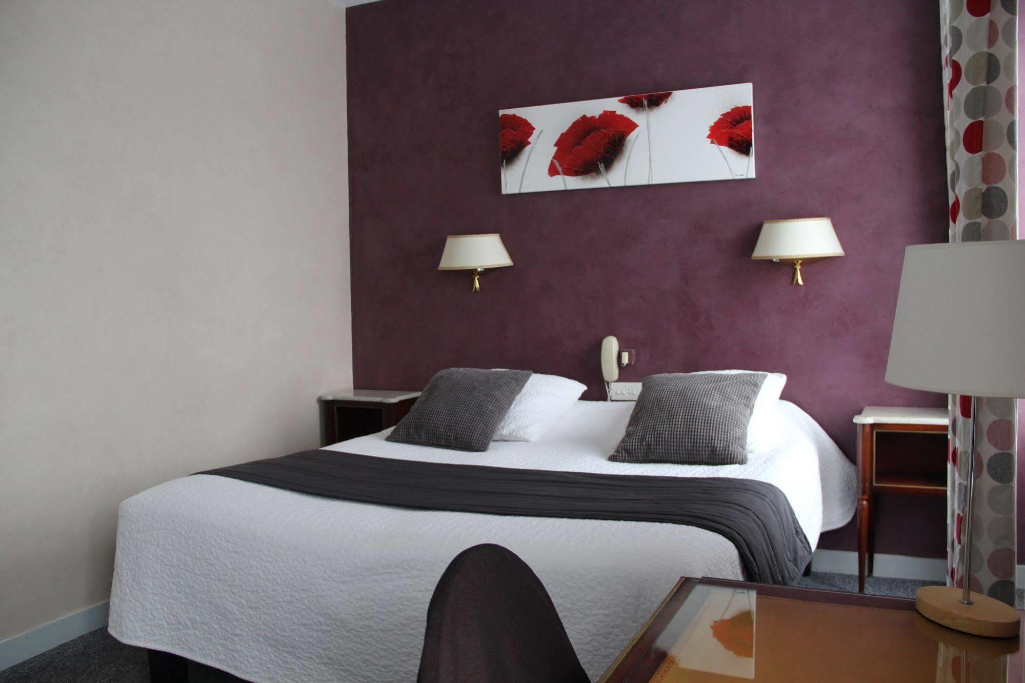 Saint-Hilaire-du-Harcouët Brit Hotel Le Cygne מראה חיצוני תמונה