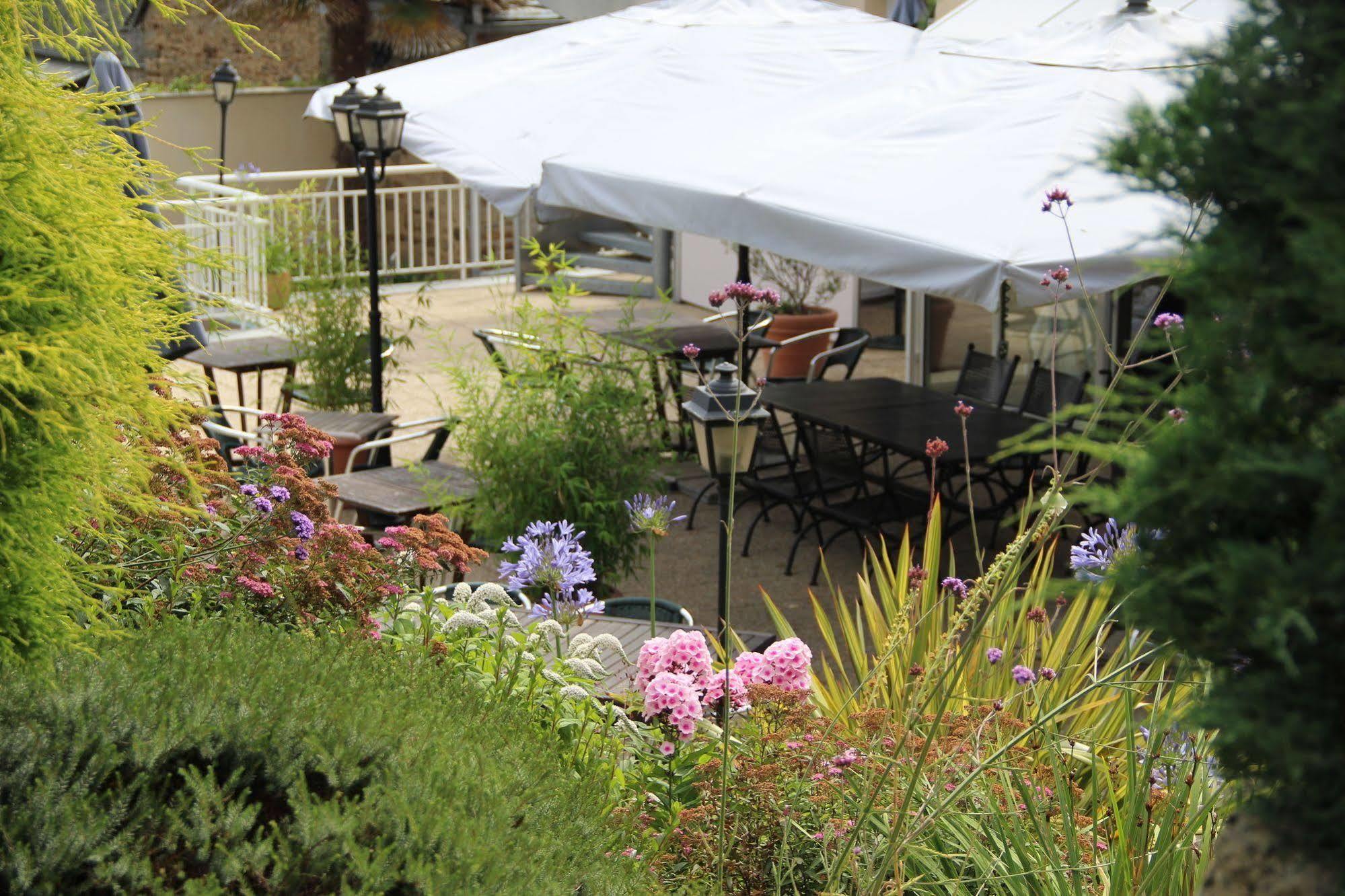 Saint-Hilaire-du-Harcouët Brit Hotel Le Cygne מראה חיצוני תמונה
